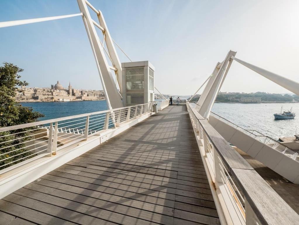 Seaside Oasis Your Own Private Getaway In St Julians San Giuliano Esterno foto